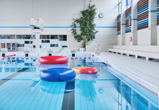 Schwimmbecken Hallenbad Wyler