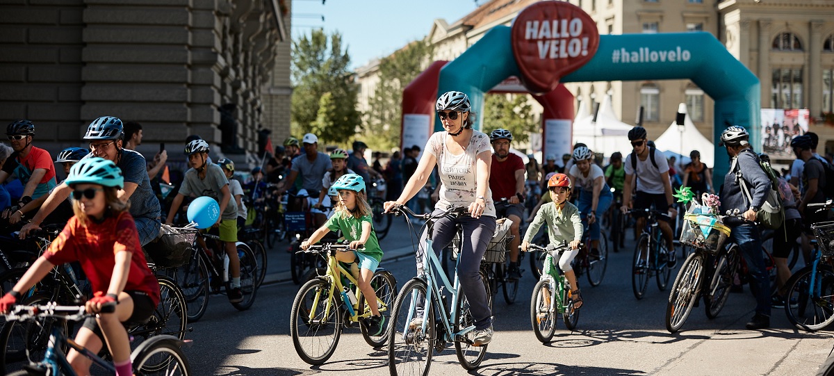Velofahrer*innen am Velo-Festival Hallo Velo 2022